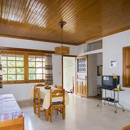 Traditional Near The And Center Vr 3* Kalamata